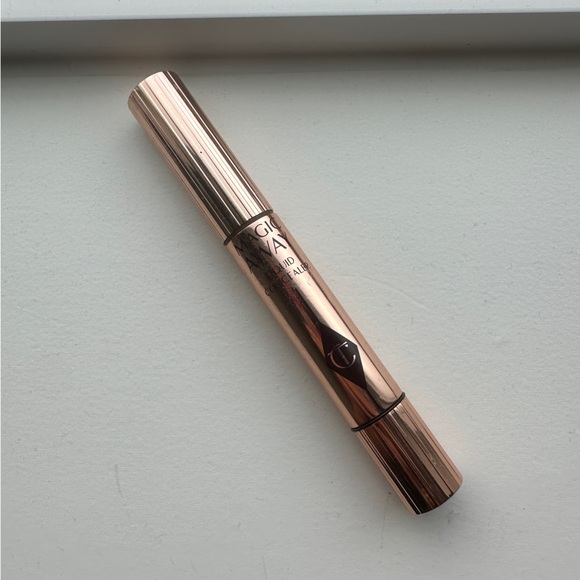 Charlotte Tilbury Other - Charlotte Tilbury Hollywood Complexion Brush – Shade: 8 Medium